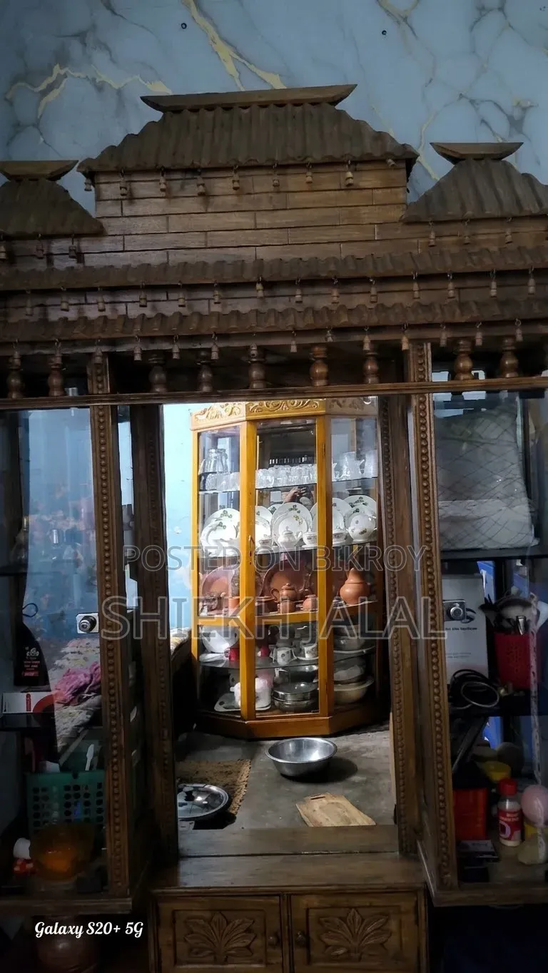 চিটাগাং এর সেগুন কাঠের ড্রেসিং টেবিল