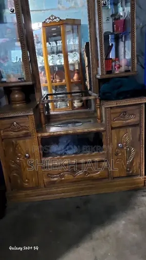 চিটাগাং এর সেগুন কাঠের ড্রেসিং টেবিল