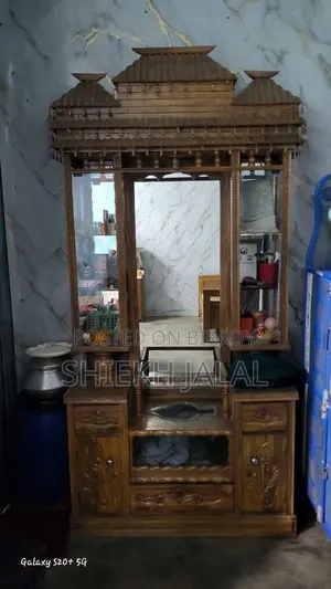 চিটাগাং এর সেগুন কাঠের ড্রেসিং টেবিল