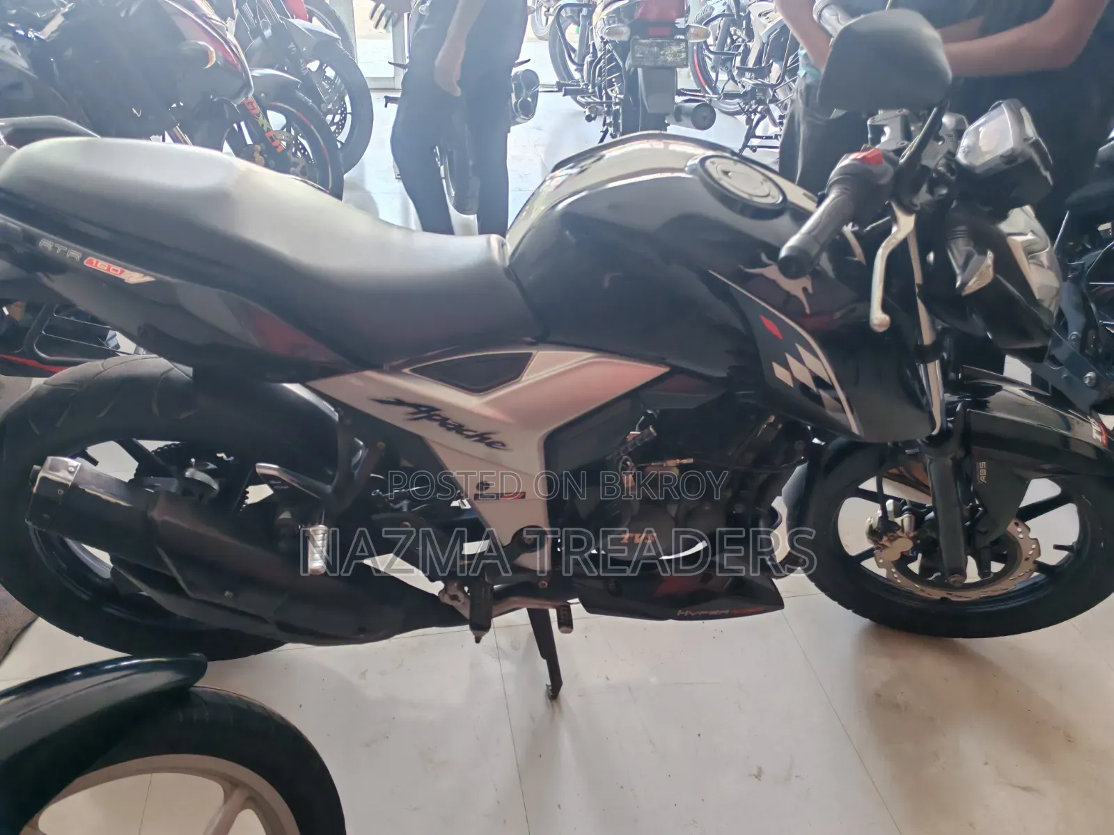 TVS Apache 160 4V 2022 Black
