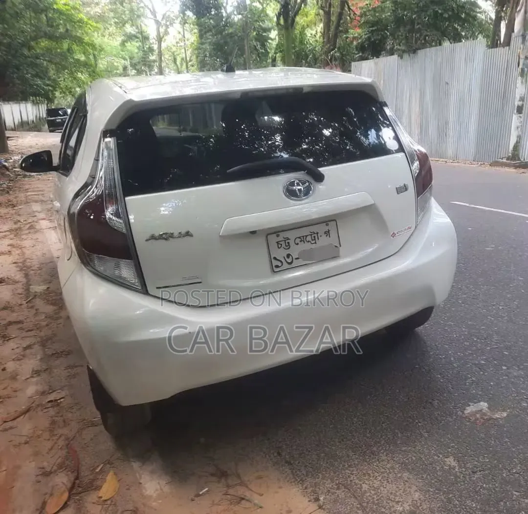 Toyota Aqua 2013 সাদা