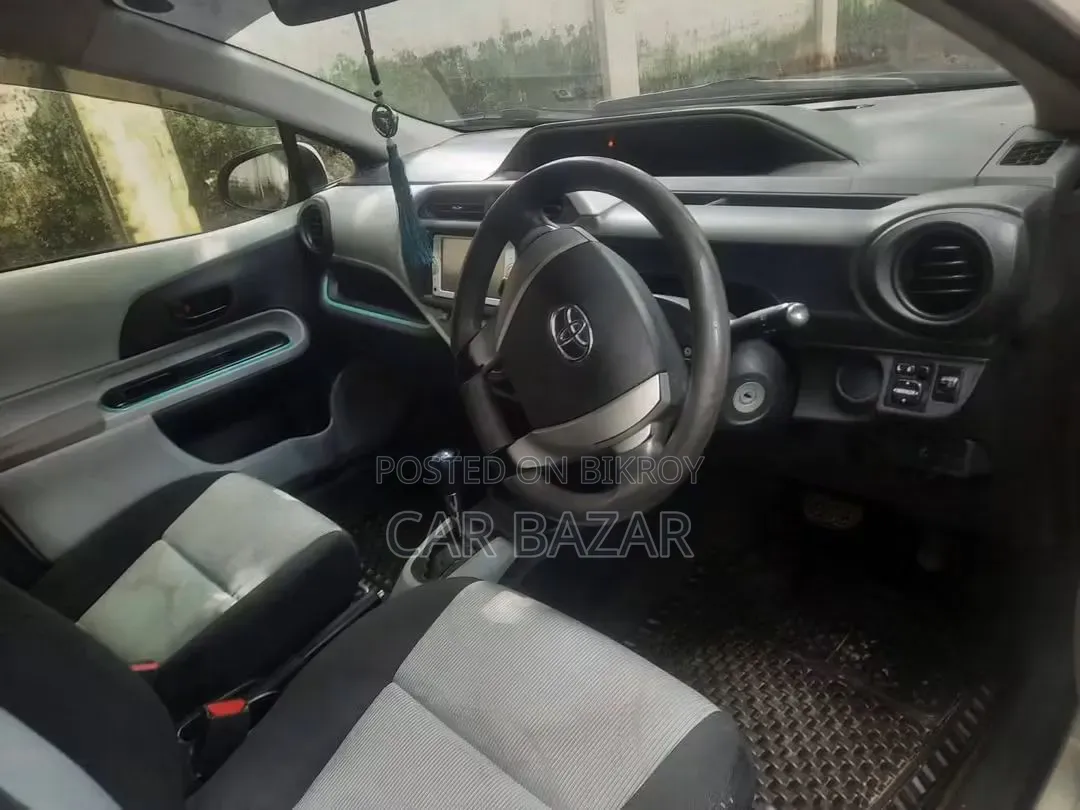 Toyota Aqua 2013 সাদা
