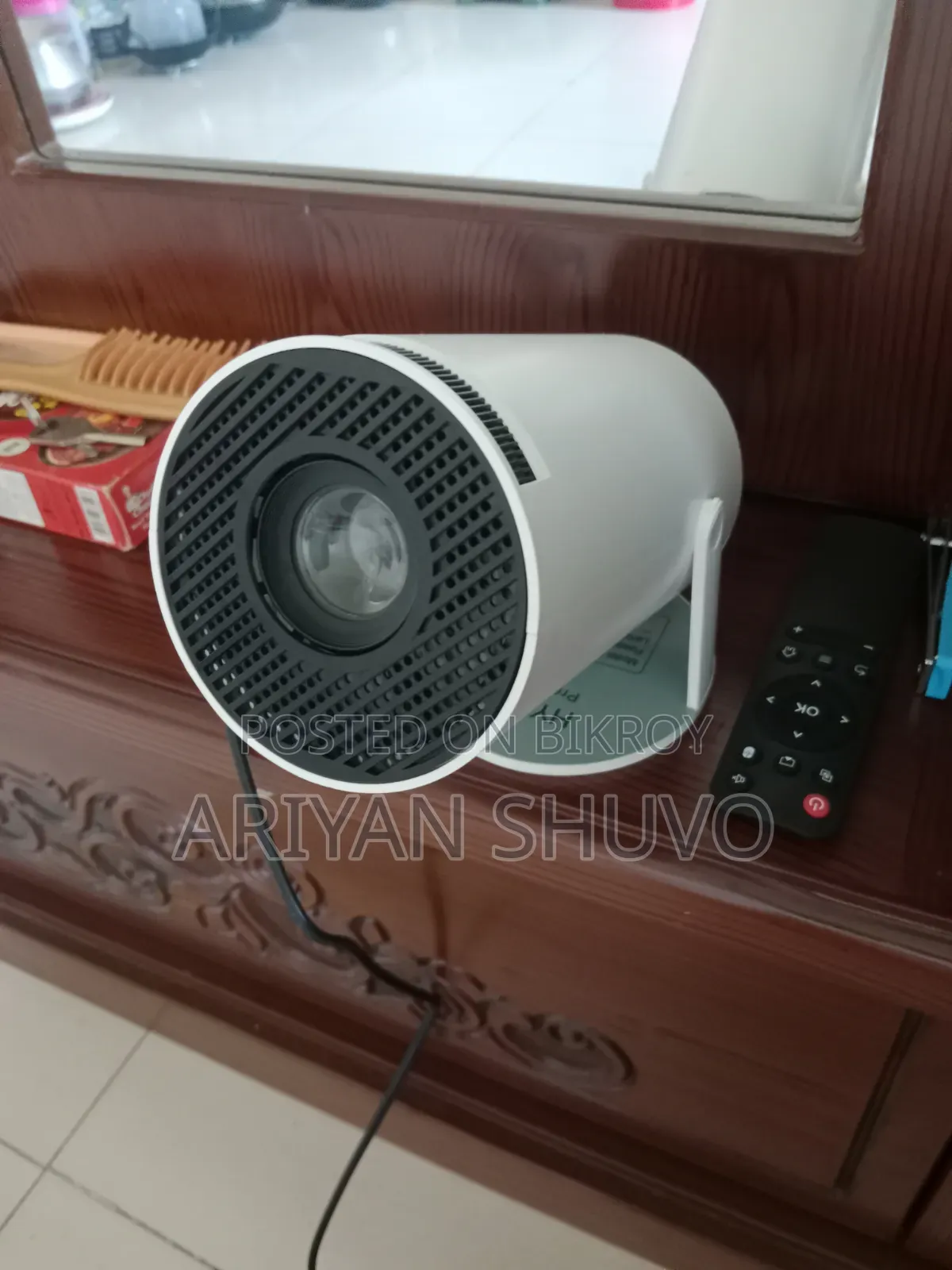 HY300 Projector