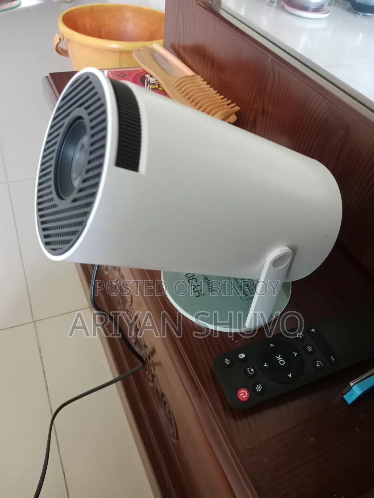 HY300 Projector