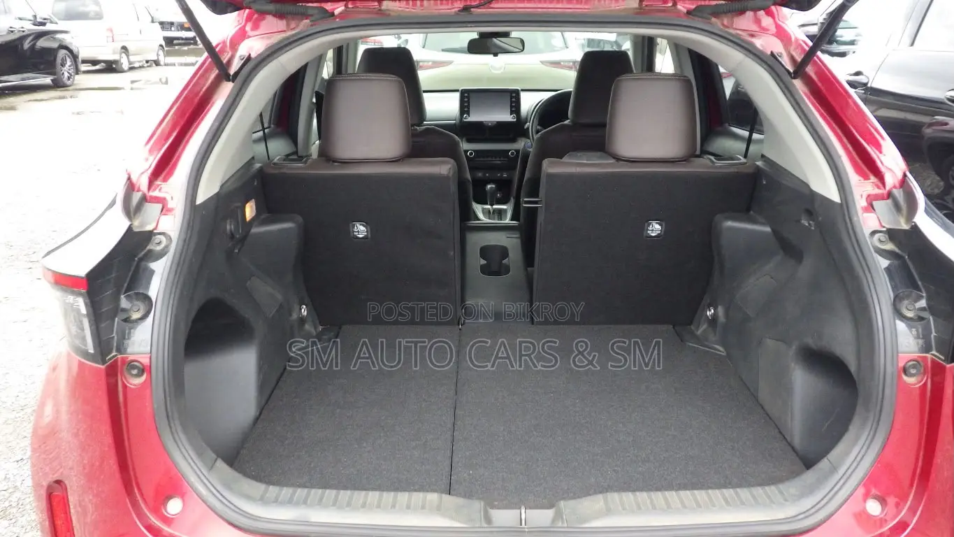 Toyota Yaris Cross 1.5 Hybrid Front-Wheel Drive 2021 Red