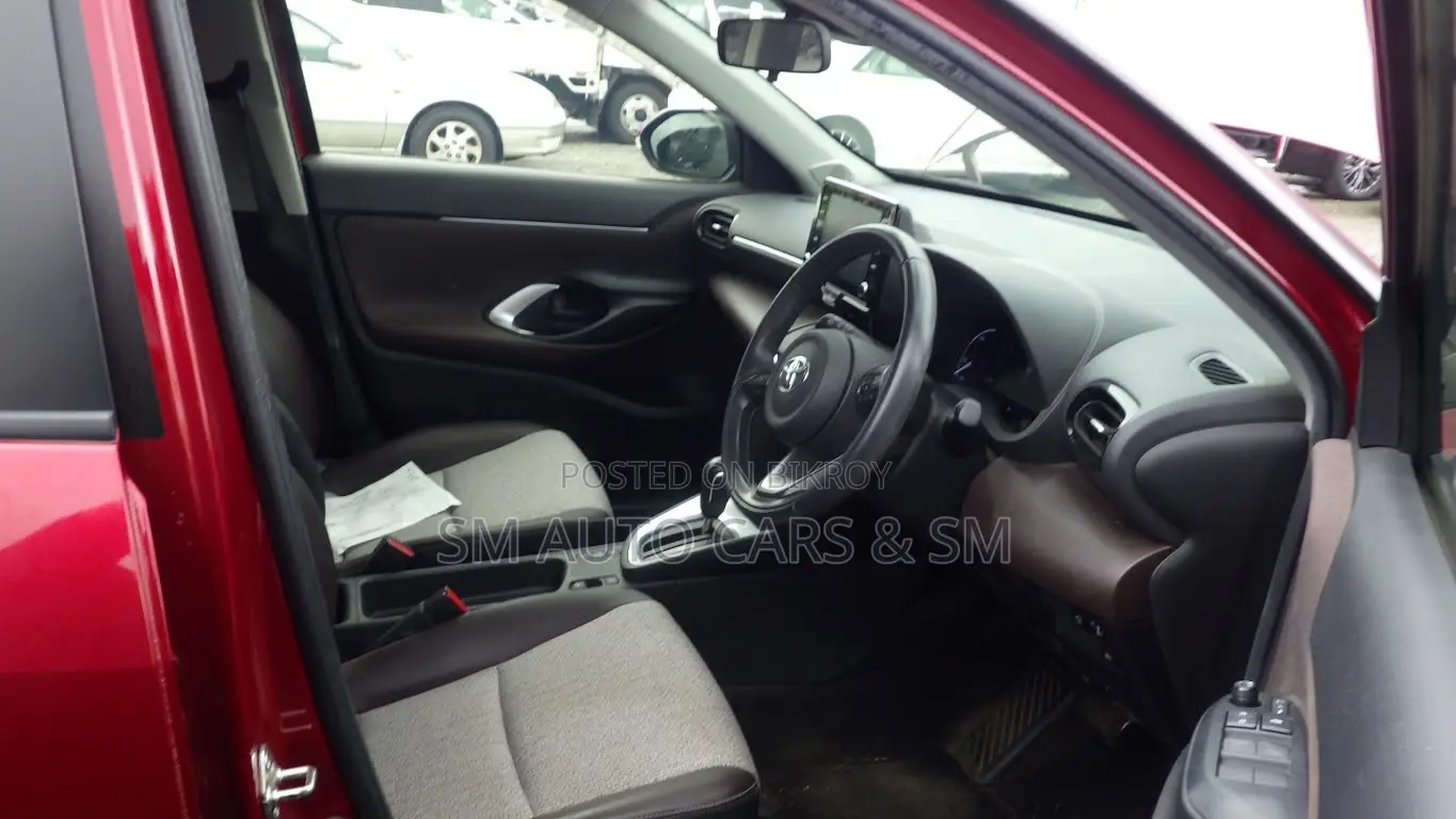 Toyota Yaris Cross 1.5 Hybrid Front-Wheel Drive 2021 Red