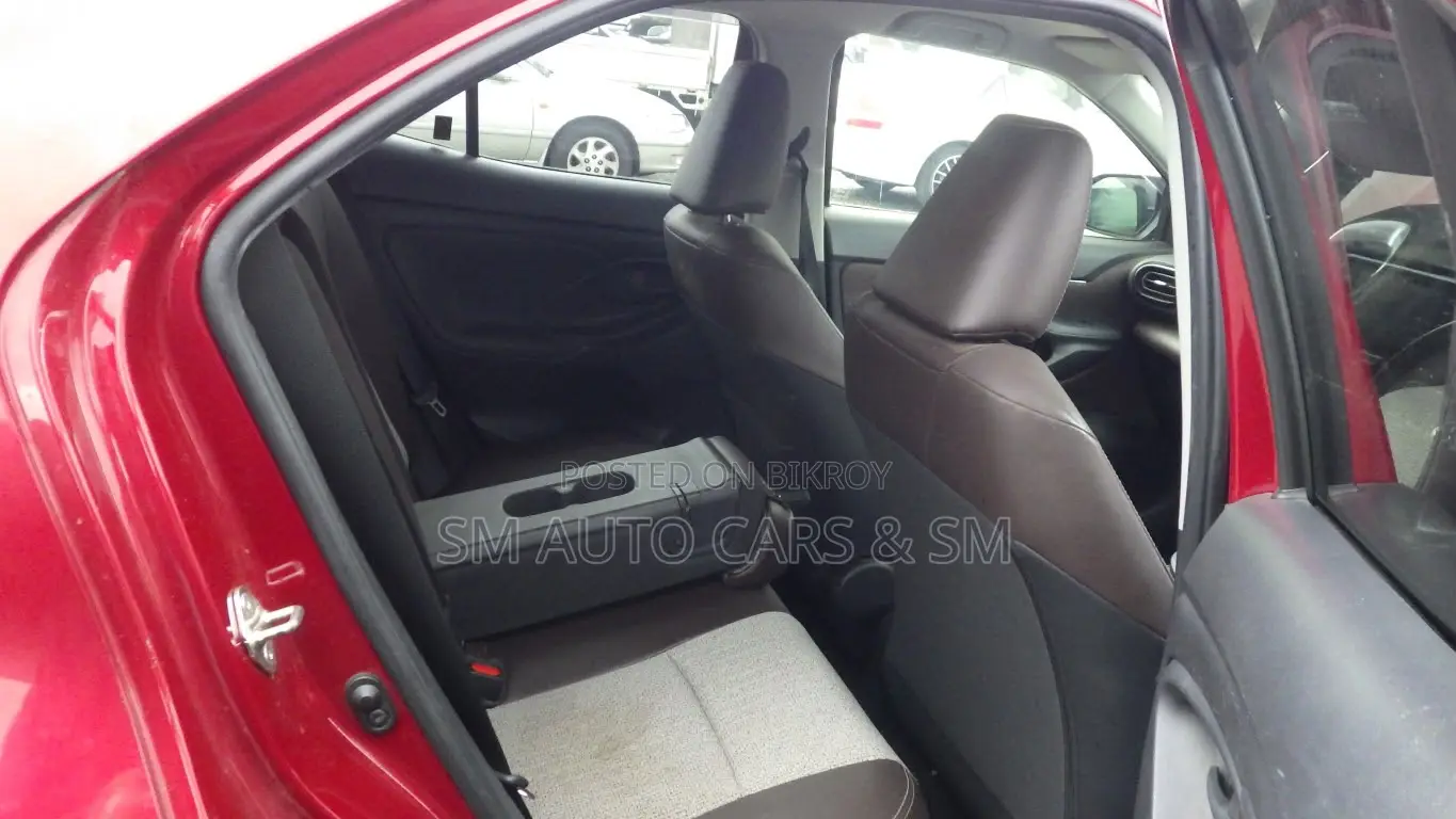 Toyota Yaris Cross 1.5 Hybrid Front-Wheel Drive 2021 Red