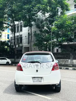 টয়োটা ভিটজ ২০০৫ পার্ল