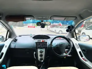 টয়োটা ভিটজ ২০০৫ পার্ল