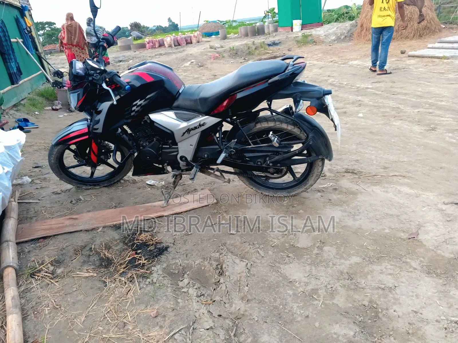 TVS Apache 160 4V 2022 Black