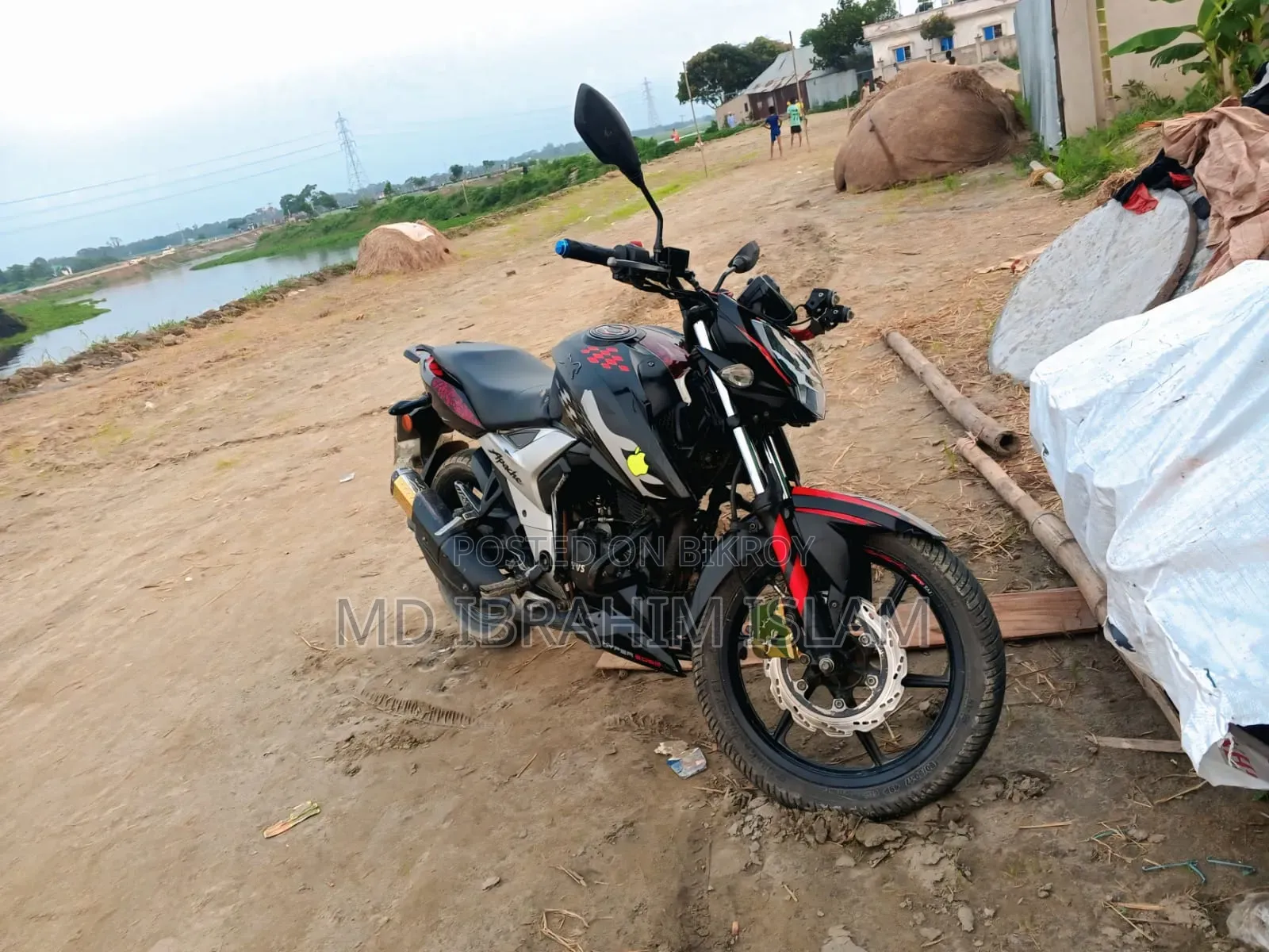 TVS Apache 160 4V 2022 Black