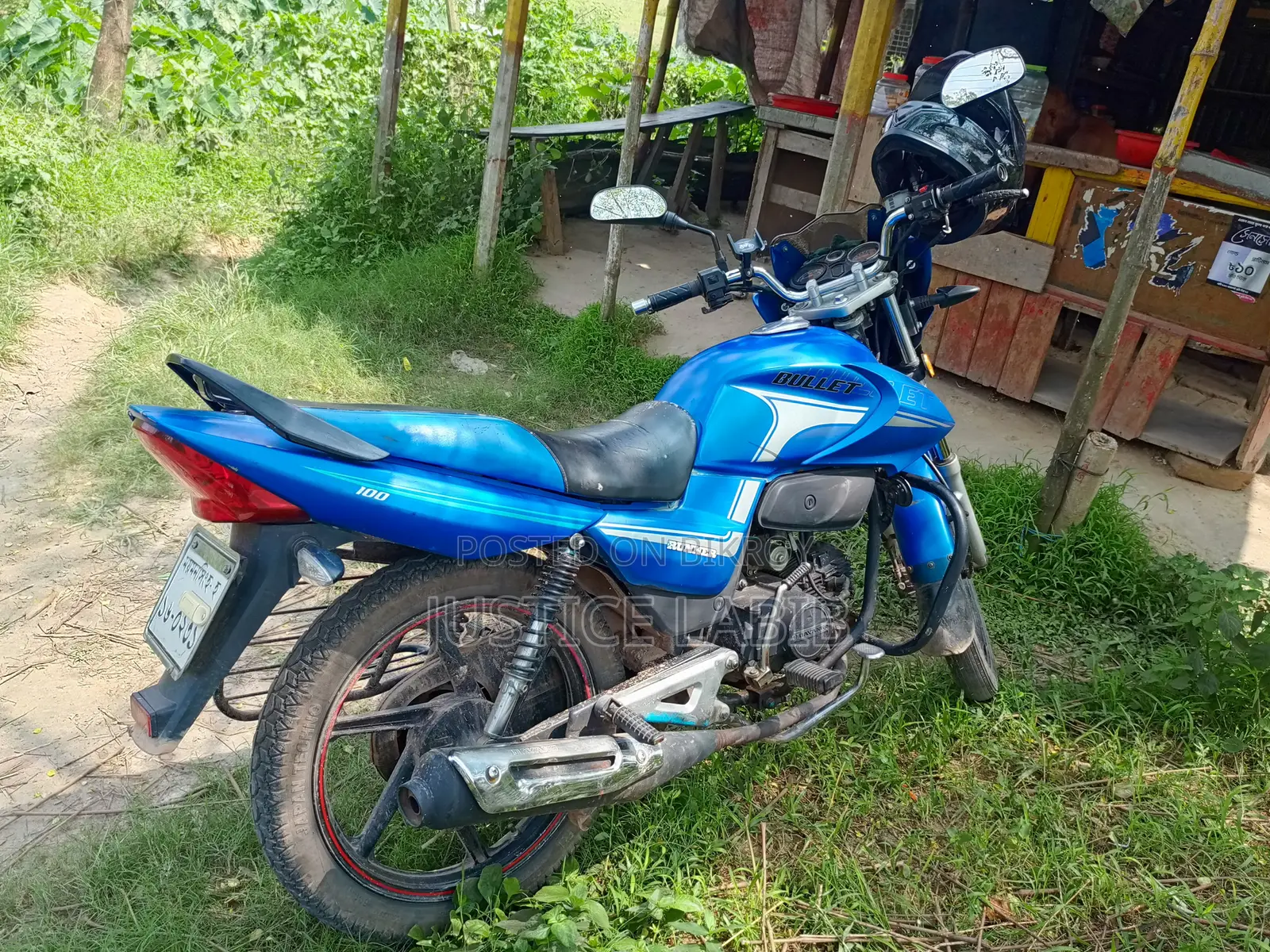 নতুন রানার বুলেট ১০০ ভি২ ২০২২ নীল