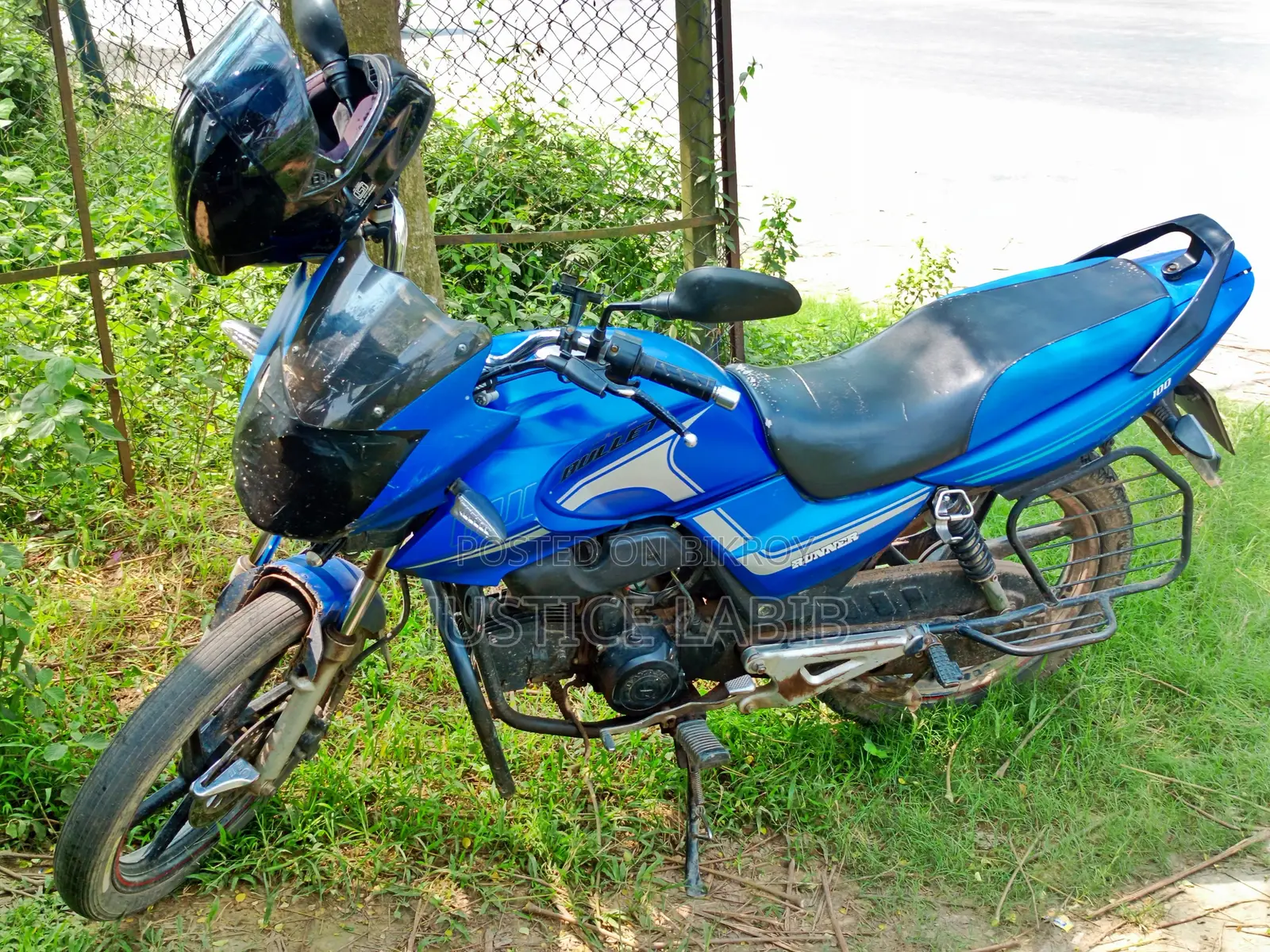 নতুন রানার বুলেট ১০০ ভি২ ২০২২ নীল