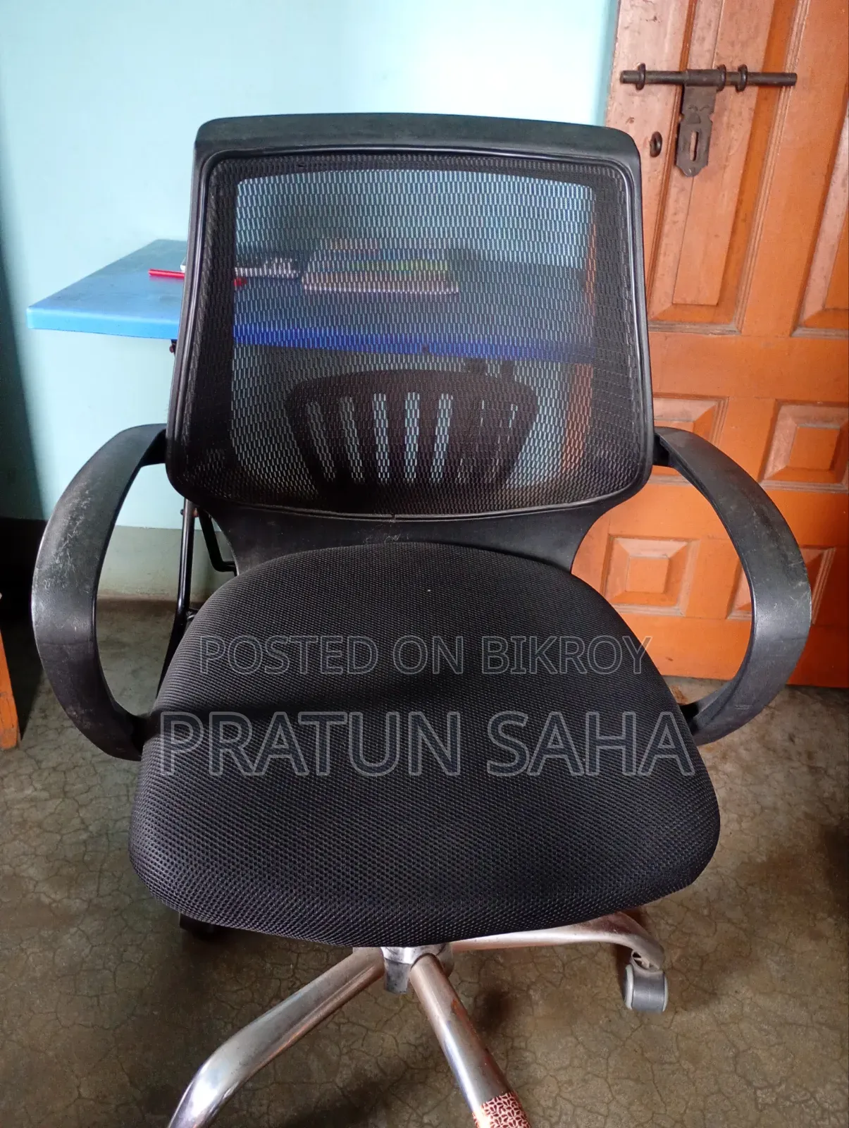 অফিস চেয়ার বিক্রি করা হবে