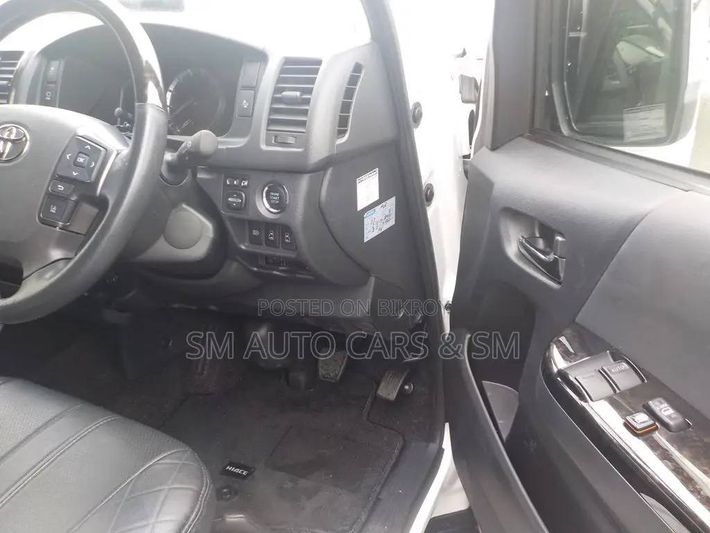 Toyota HiAce 2024 White