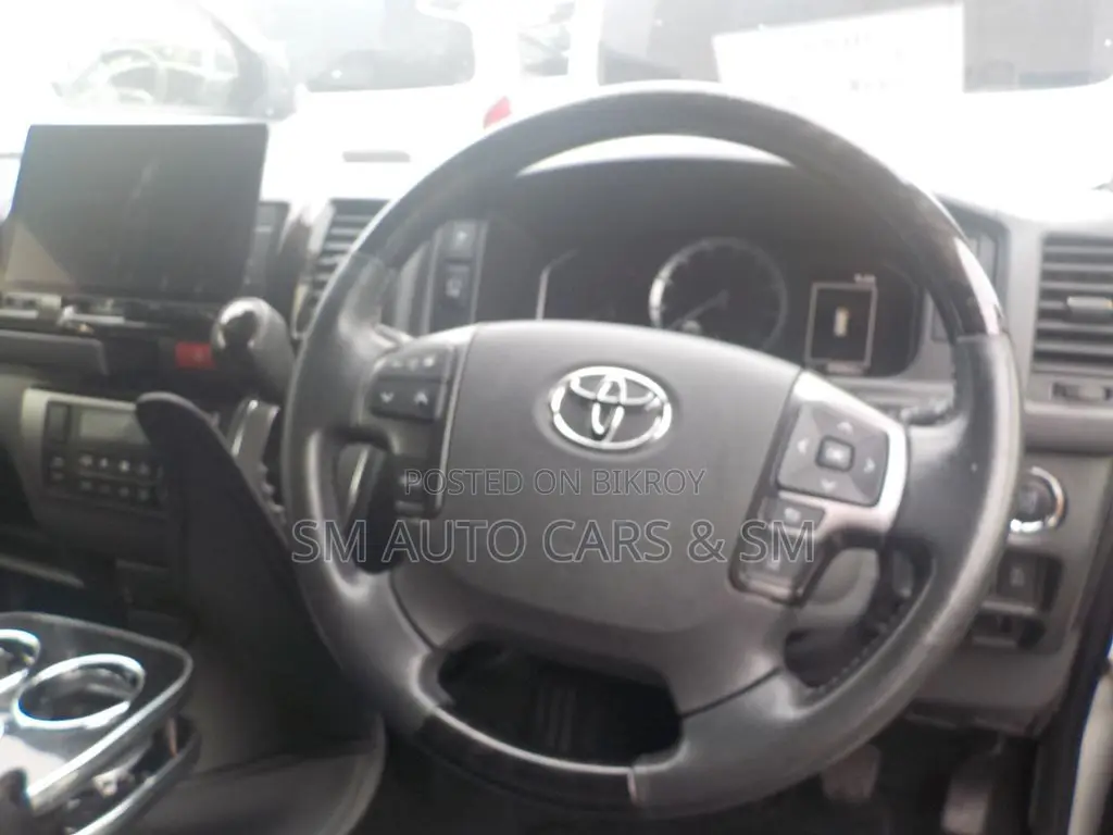 Toyota HiAce 2024 White