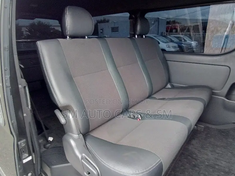 Toyota HiAce 2022 Black