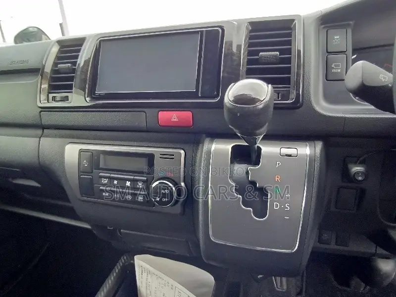 Toyota HiAce 2022 Black