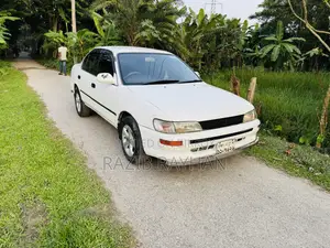 টয়োটা করোল্লা সেডান অটোমেটিক ১৯৯৭ সাদা