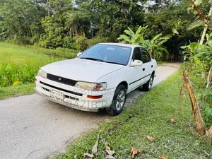 Toyota Corolla Sedan Automatic 1997 White