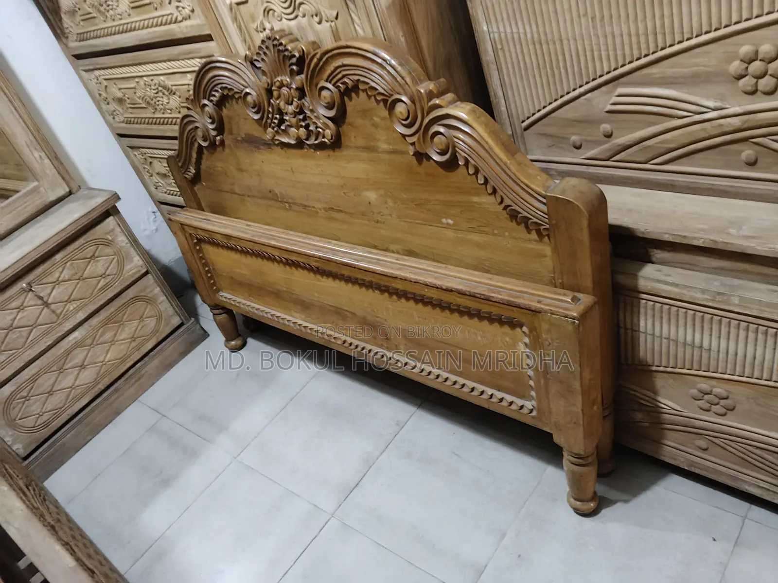 Bed 4.5*7 Feet, Used, Chittagong Segun Wood.