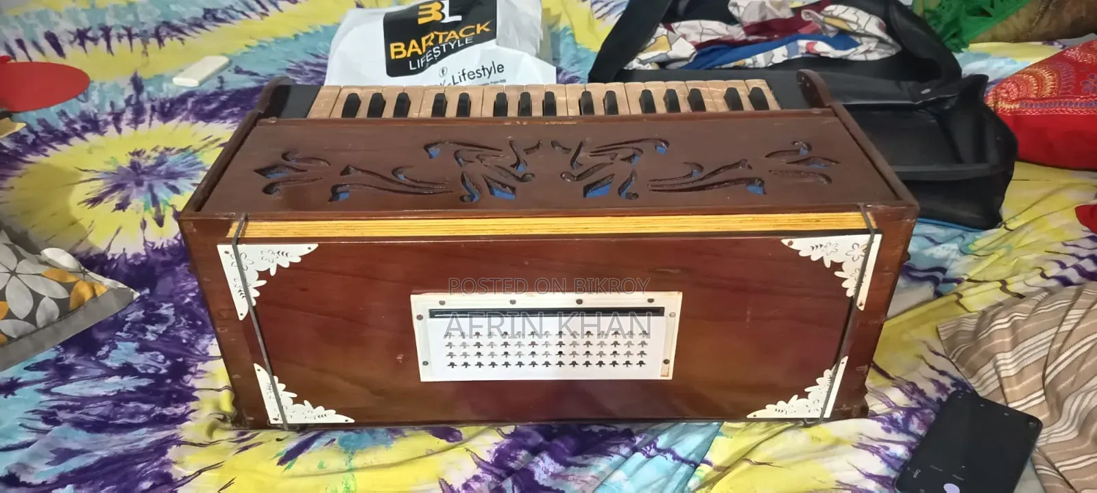যাতিন কো. হারমোনিয়াম