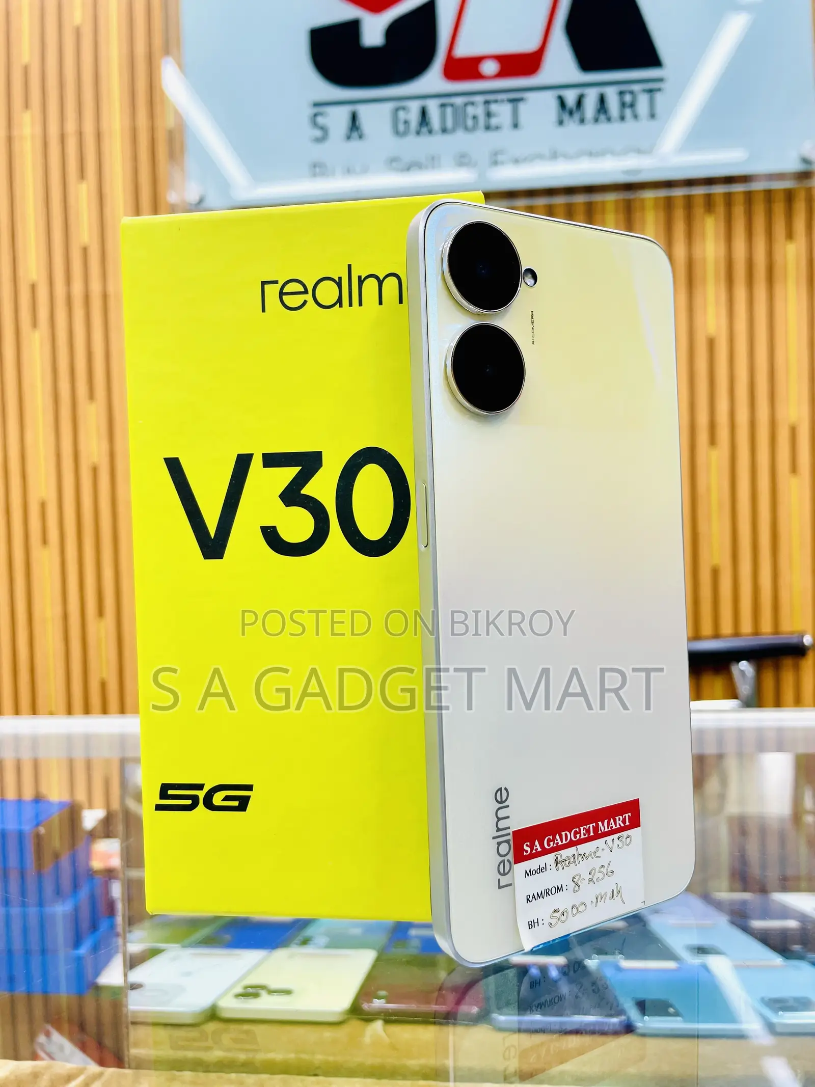 Realme V30 128 GB Gold