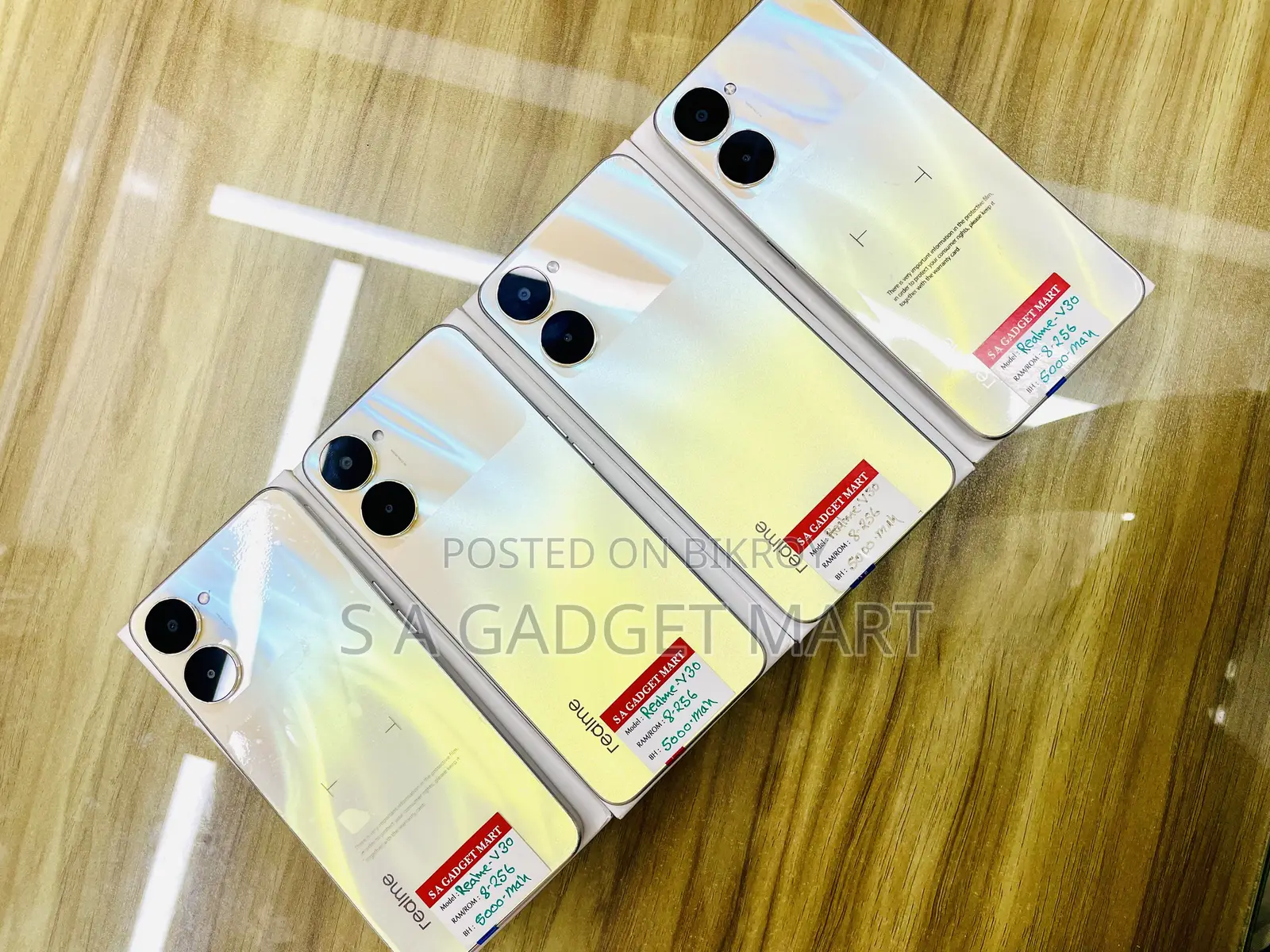 Realme V30 128 GB Gold