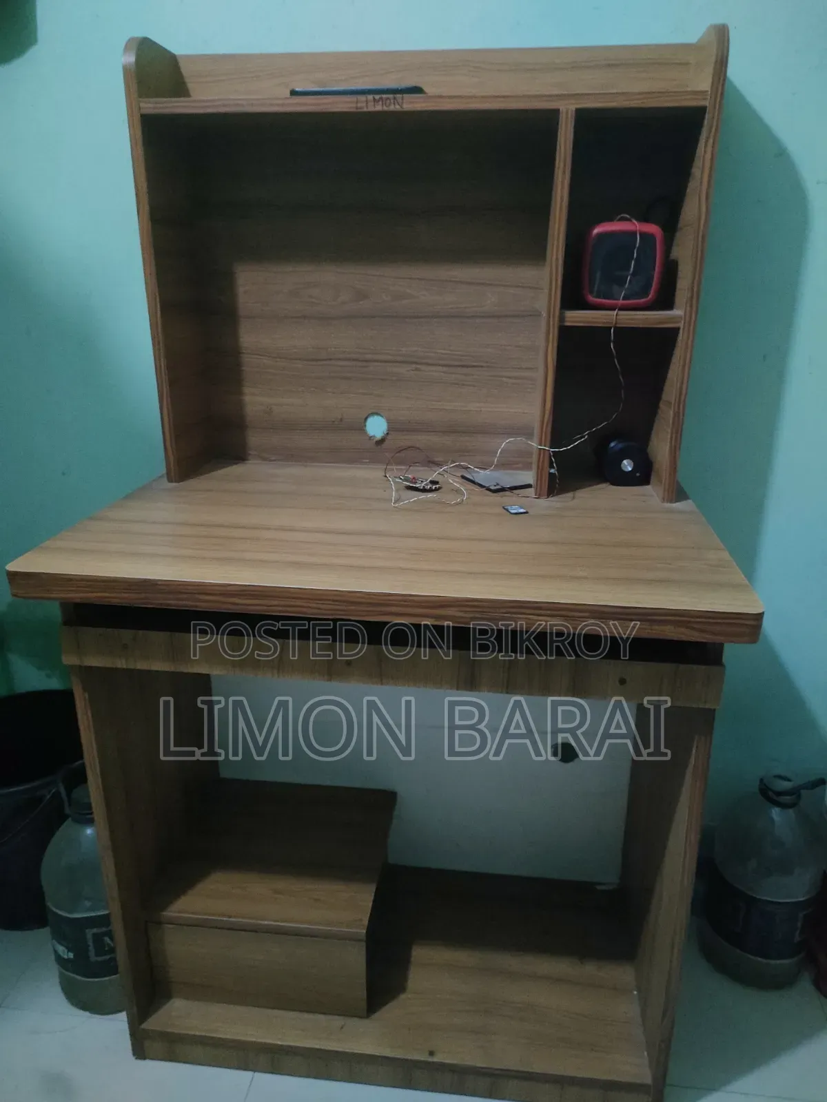 কম্পিউটার টেবিল