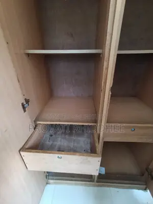 পুরাতন আলমারি বিক্রয়