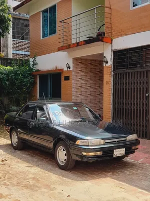 Toyota Carina 1.5 Front-Wheel Drive Sedan 1992 Blue