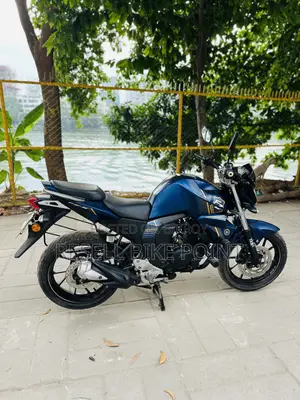 ইয়ামাহা এফজেএস ভি২ ২০২৫ নীল