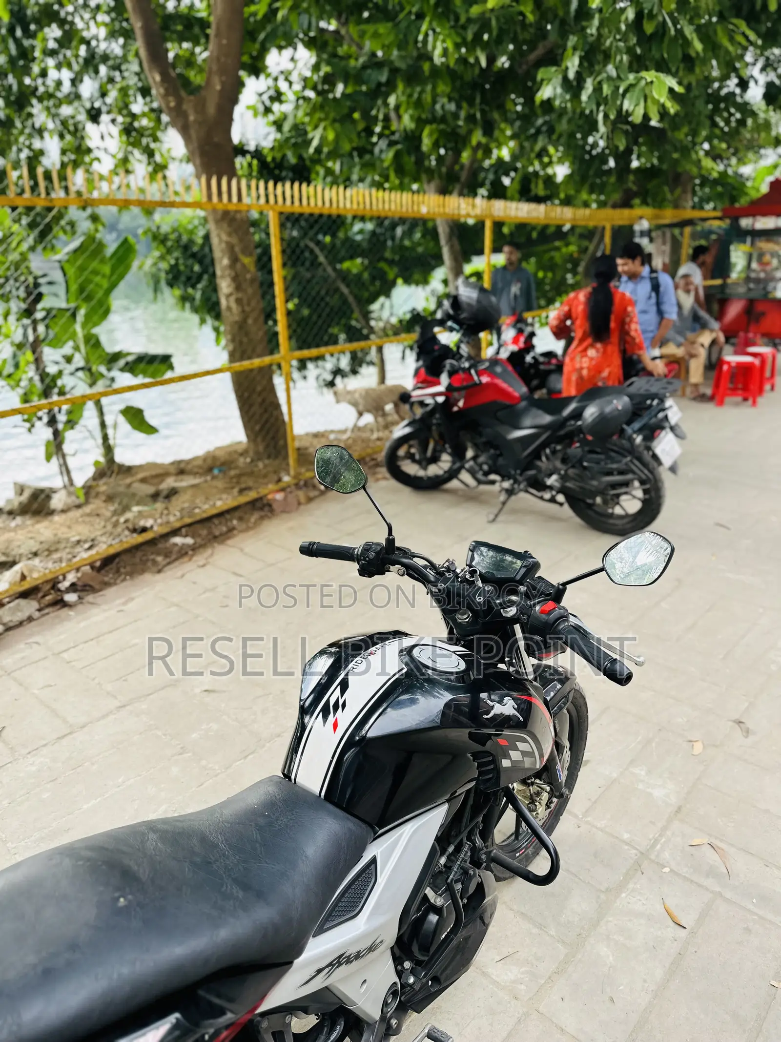 TVS Apache RTR 160 4V 2022 Black