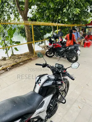 TVS Apache RTR 160 4V 2022 Black