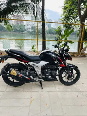 TVS Apache RTR 160 4V 2022 Black