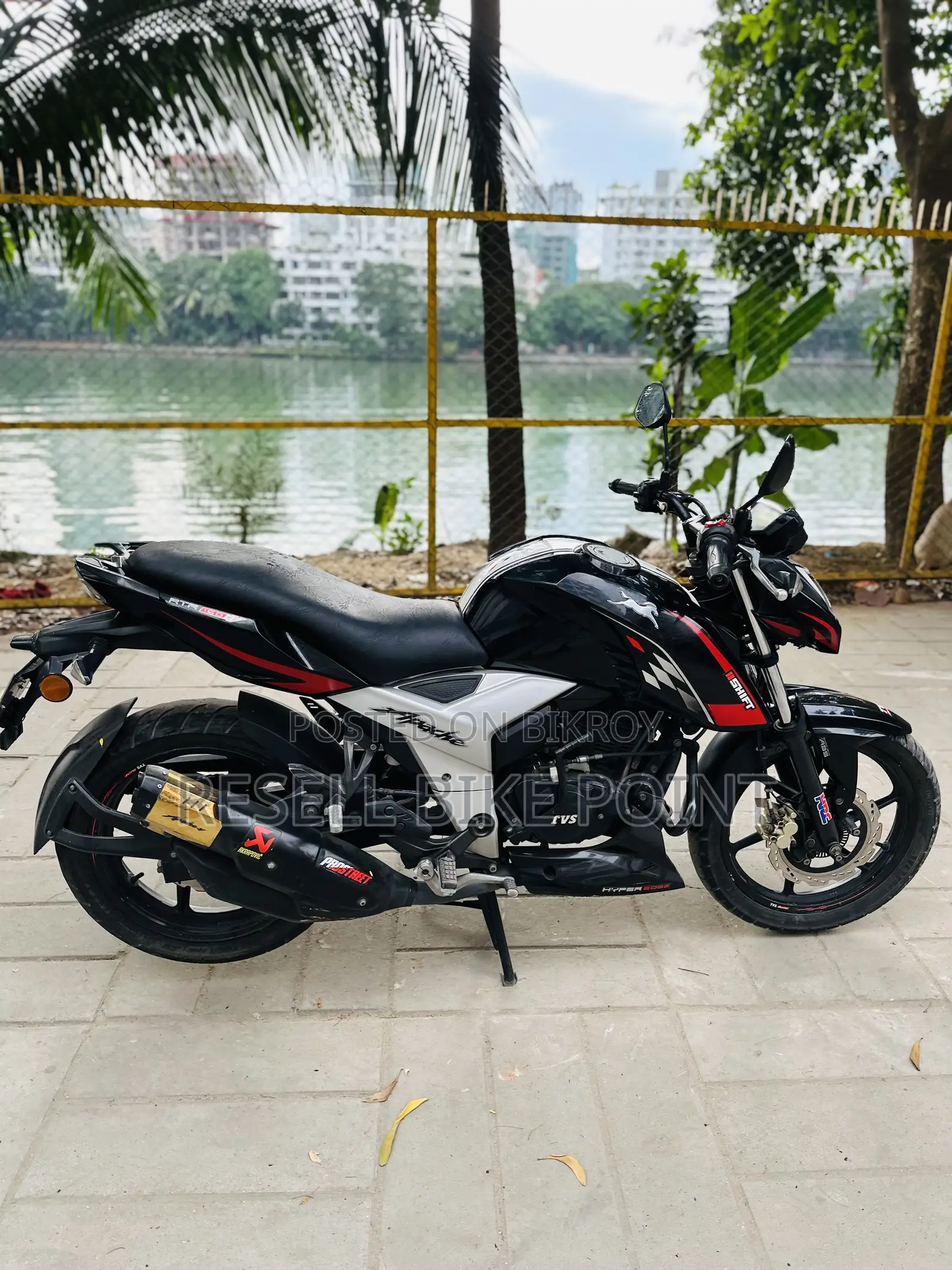 TVS Apache RTR 160 4V 2022 Black