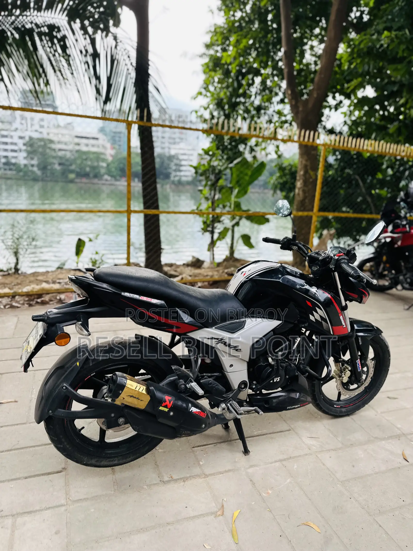 TVS Apache RTR 160 4V 2022 Black