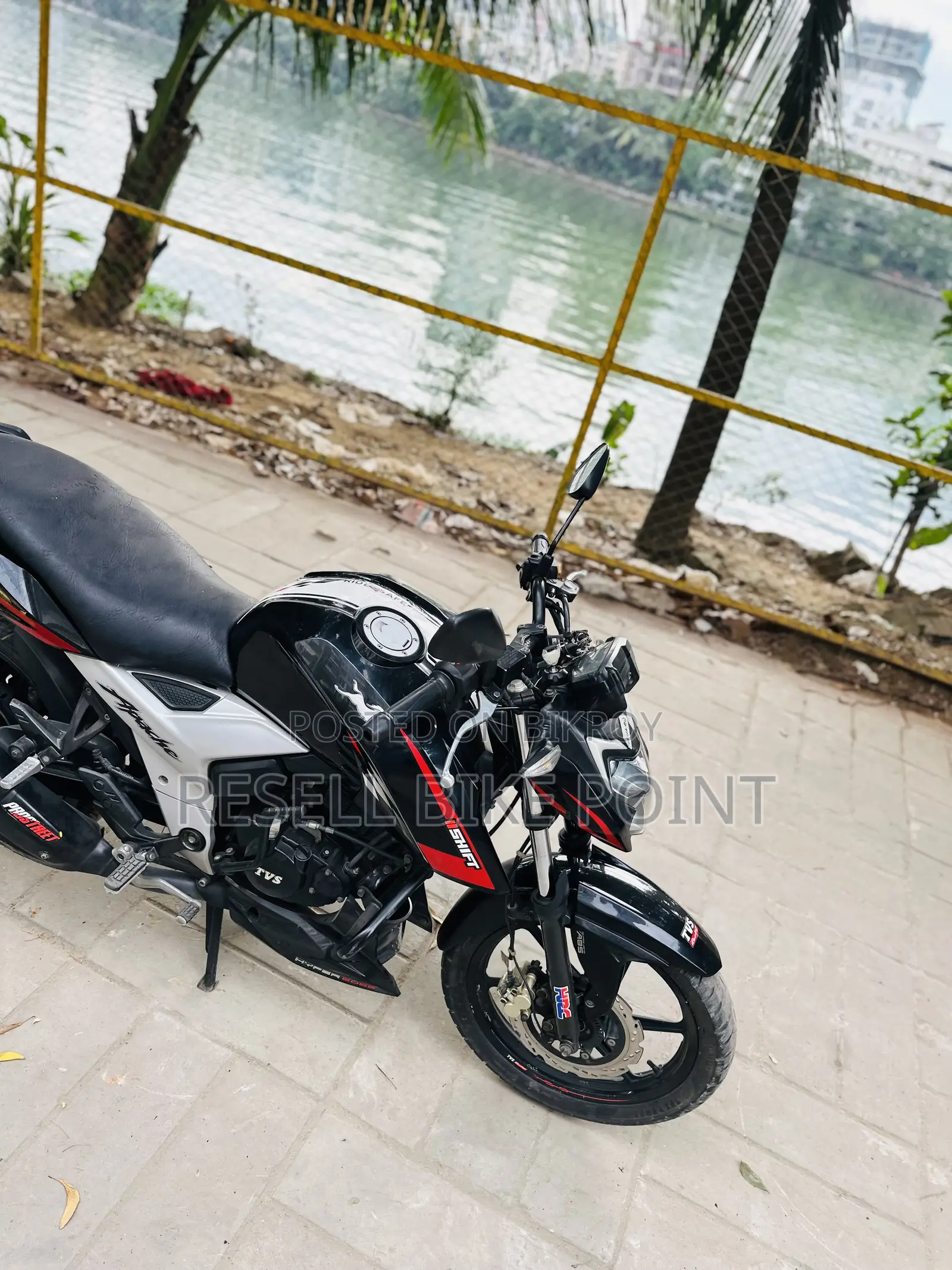 TVS Apache RTR 160 4V 2022 Black