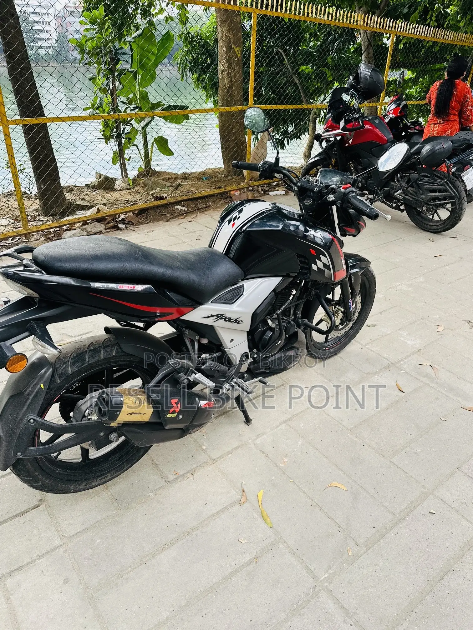 TVS Apache RTR 160 4V 2022 Black