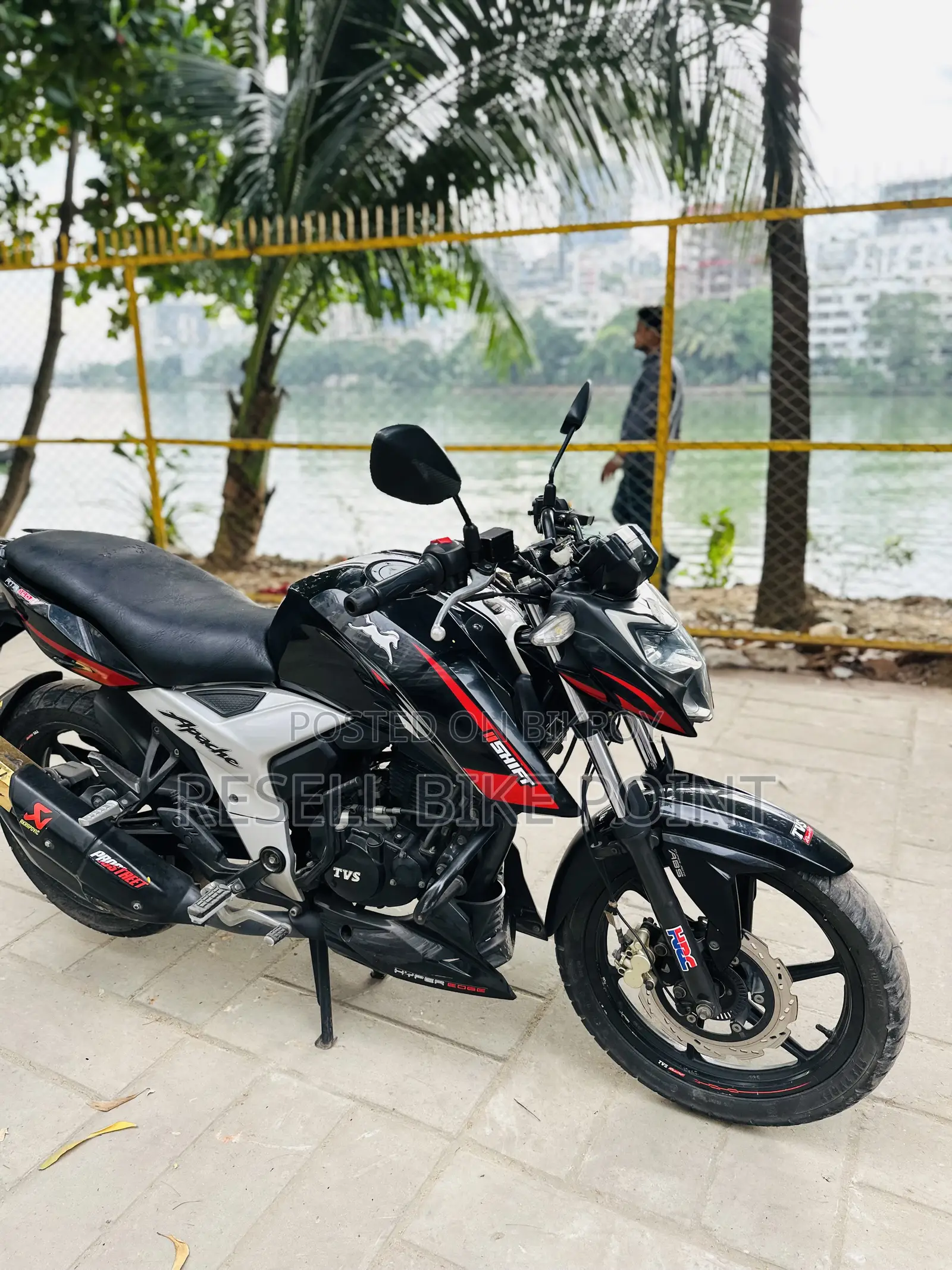 TVS Apache RTR 160 4V 2022 Black