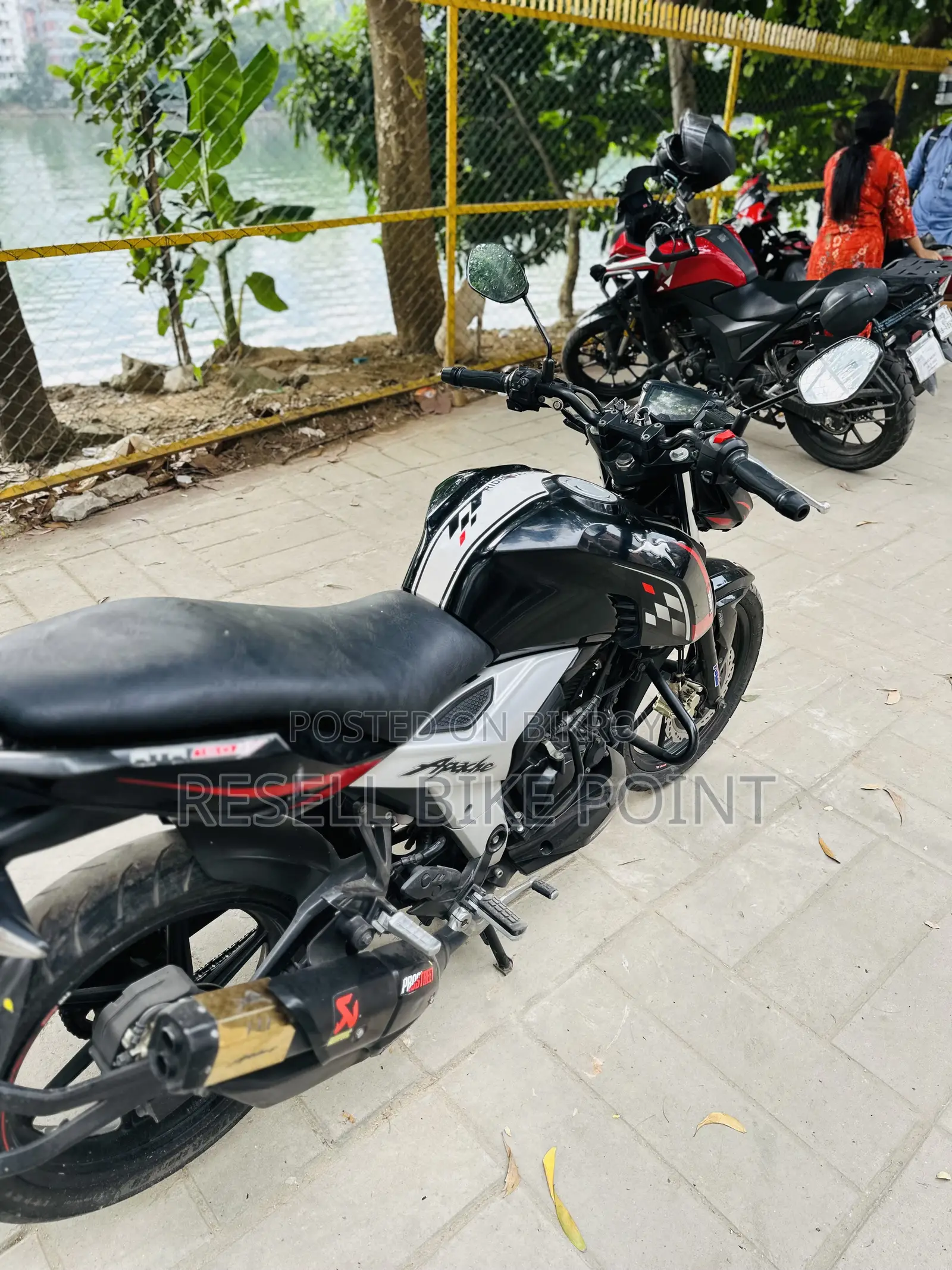 TVS Apache RTR 160 4V 2022 Black