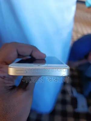 Apple 32 GB Silver