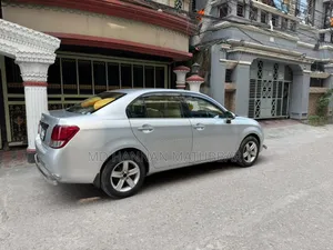 Toyota Axio 1.5 G 2WD 2013 Silver