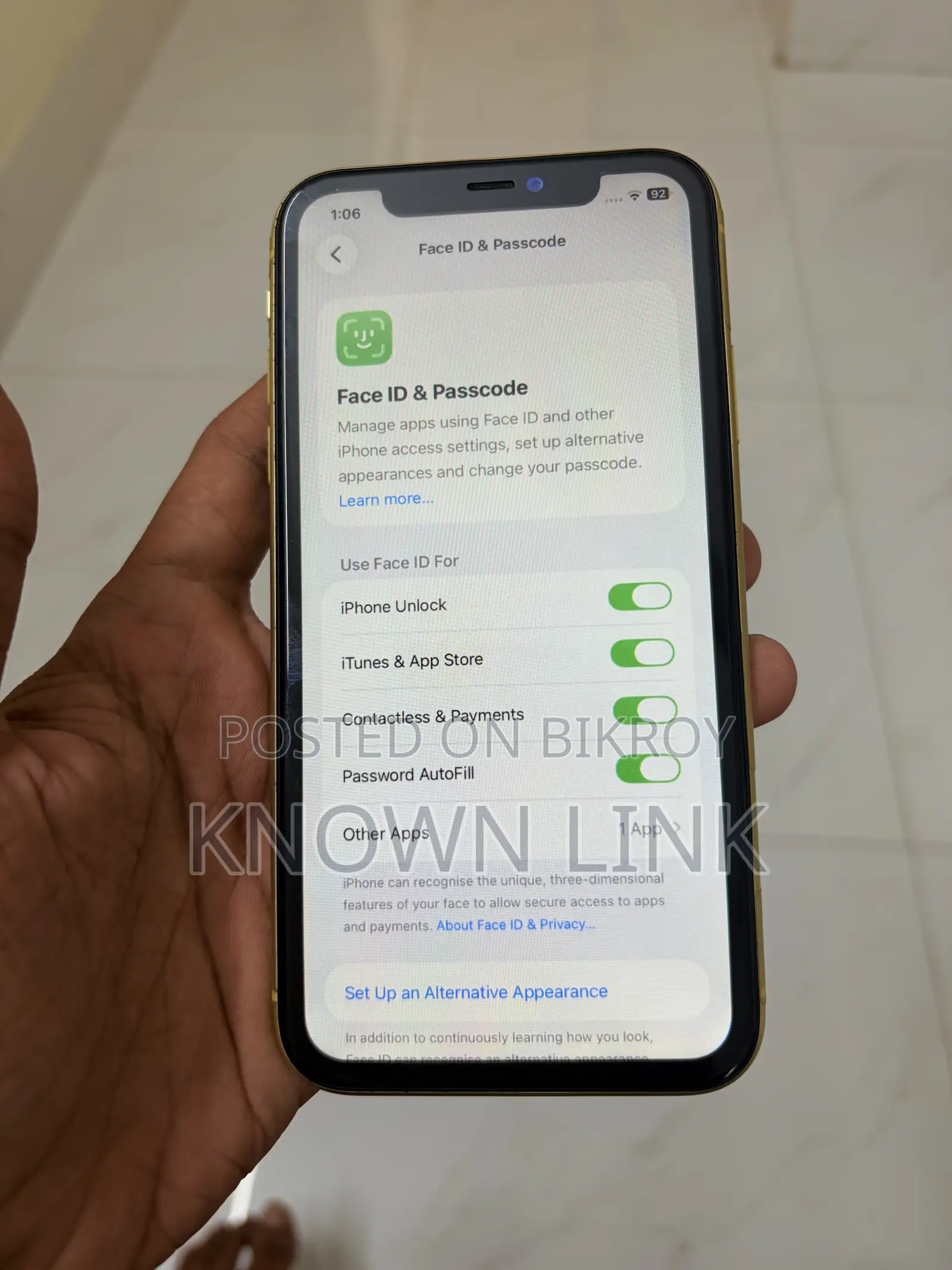 অ্যাপল আইফোন ১১ ৬৪ জিবি হলুদ