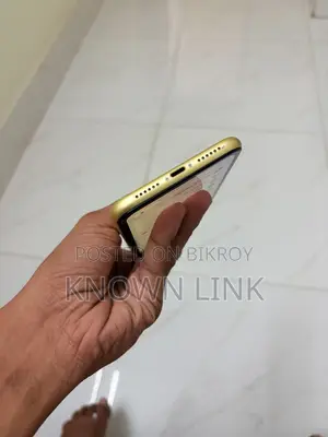 অ্যাপল আইফোন ১১ ৬৪ জিবি হলুদ