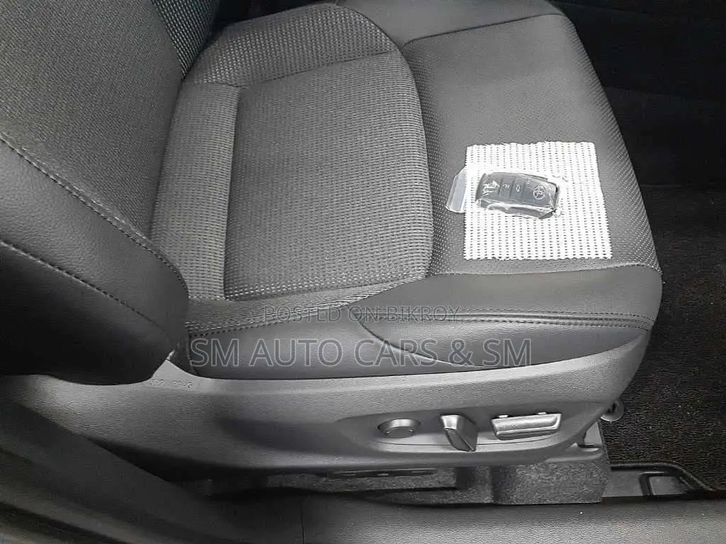 New Toyota Corolla Cross 2026 Gray
