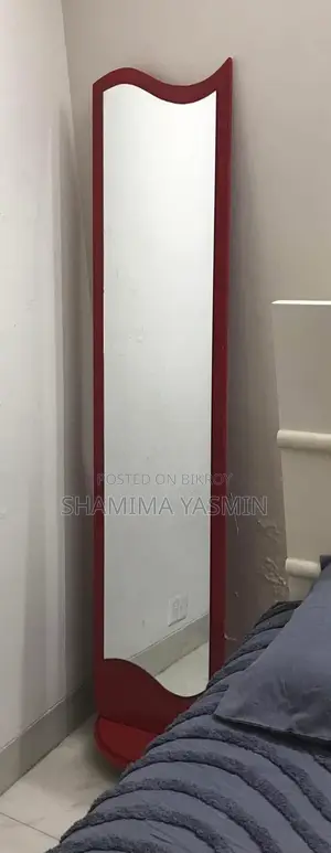 ড্রেসিং টেবিলের আয়না