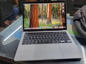 Laptop Apple MacBook Pro 2020 8GB Intel Core i7 SSHD+SSD 512GB