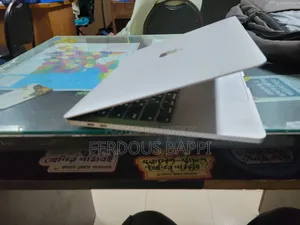 Laptop Apple MacBook Pro 2020 8GB Intel Core i7 SSHD+SSD 512GB