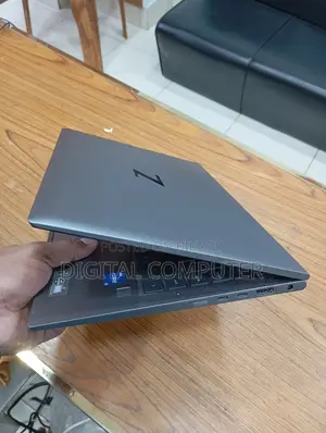 ল্যাপটপ HP ZBook Firefly G8 16GB ইন্টেল কোর i5 SSD 512GB